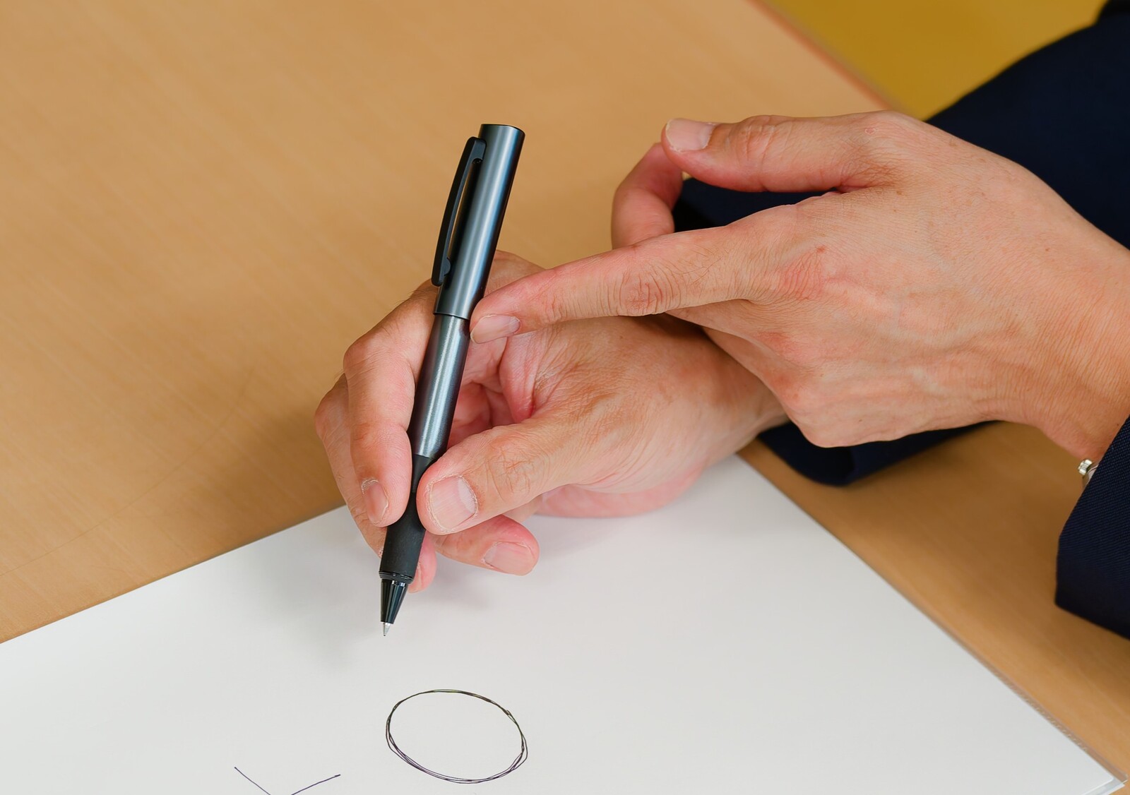 手書きの線には人の情報が乗り、多様な表現ができる｜青山浩之