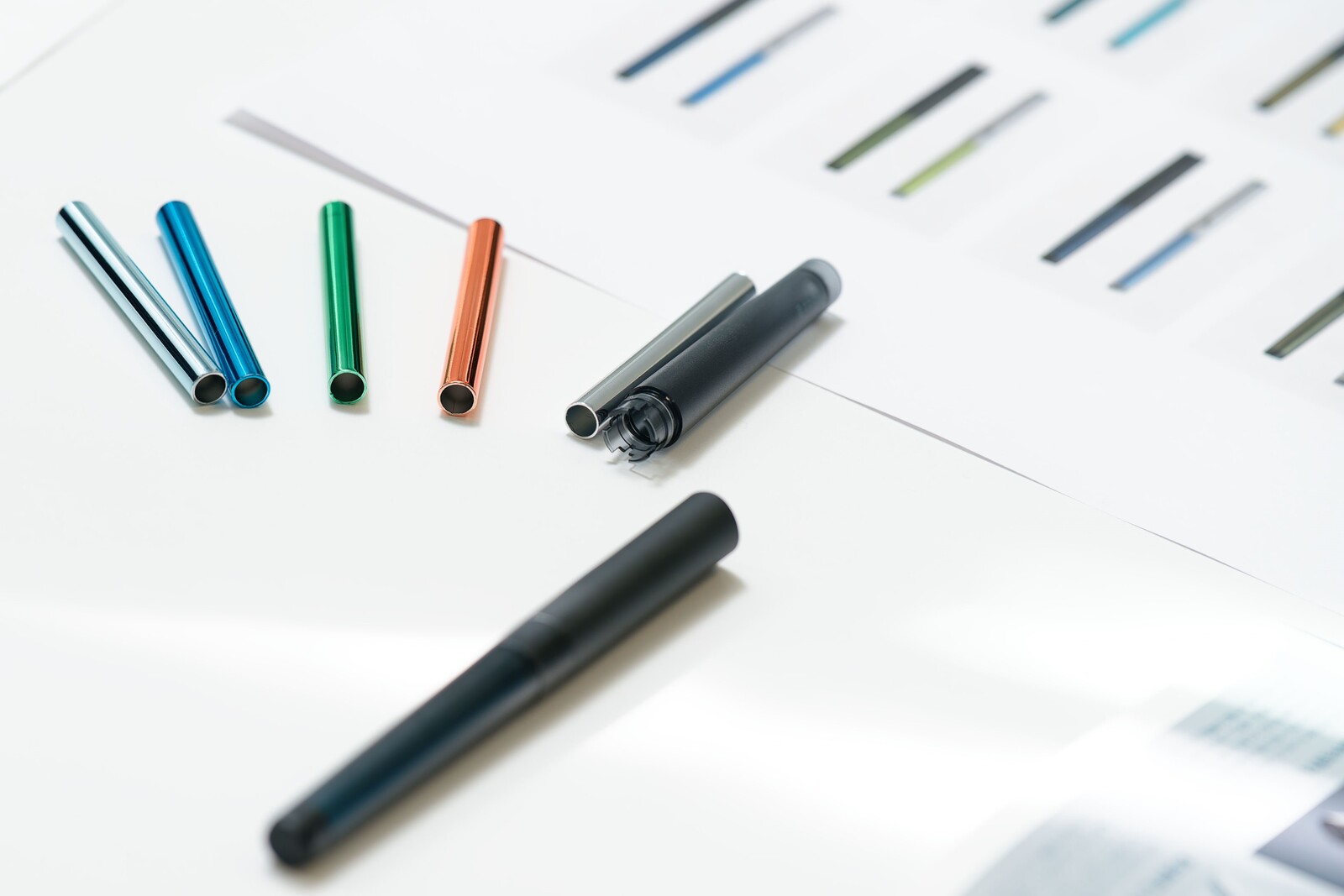 透明と不透明の往復」を再解釈したZOOM L1新6色展開で大人の創造性を