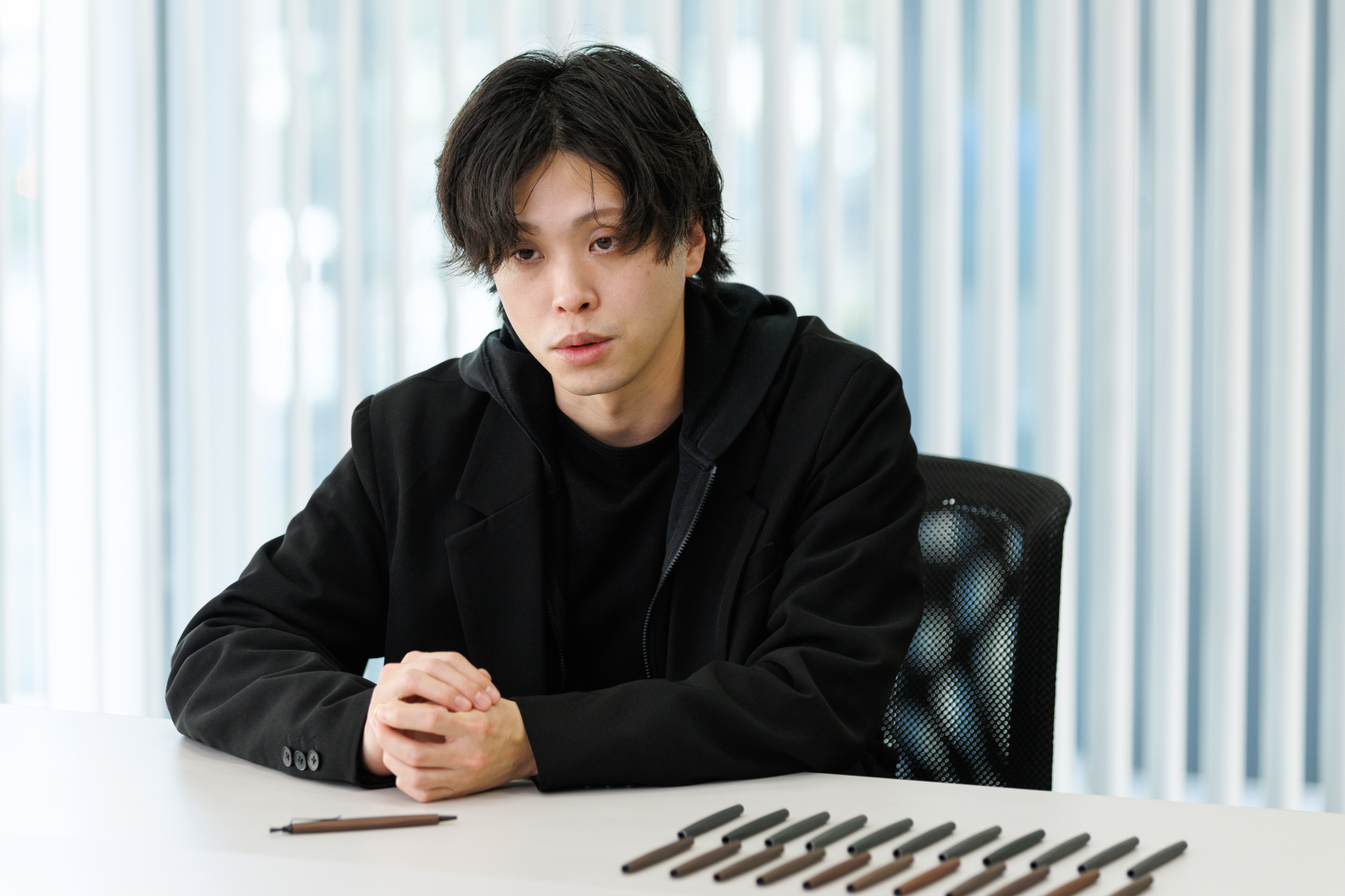 造形美と機能性を兼ね備えたZOOM L2スーツとのセットアップで映える